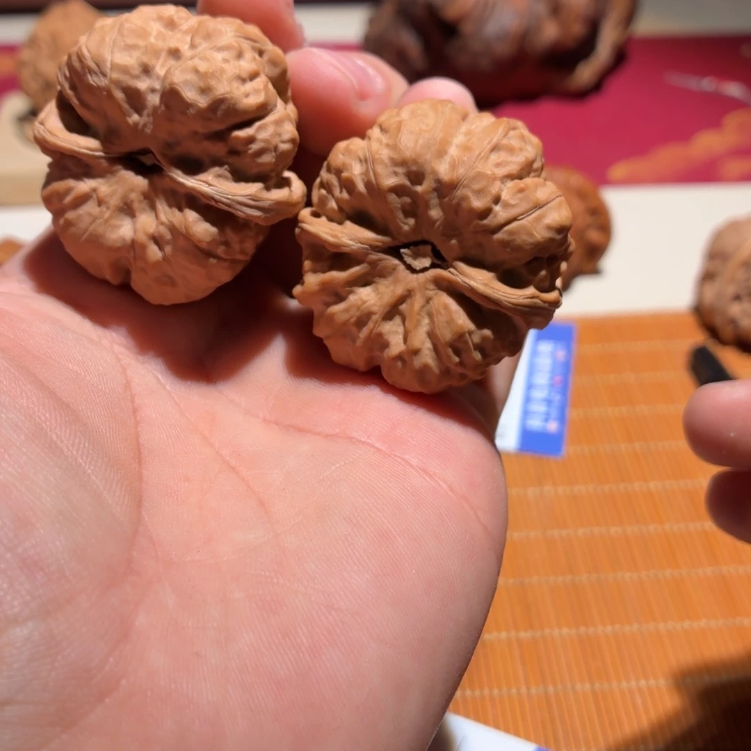 *****蛤蟆头文玩核桃B06