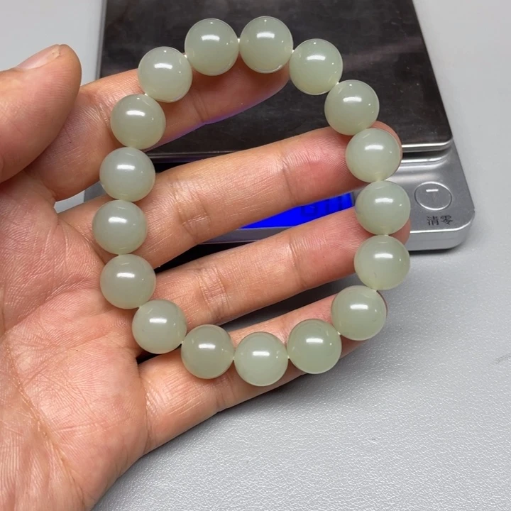 手串未镶嵌和田玉很****酱