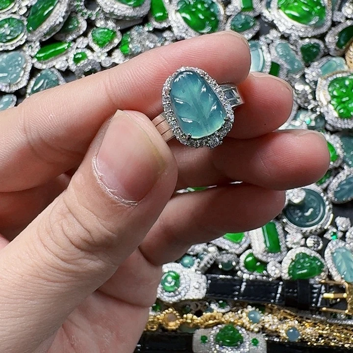 翡翠颈饰未镶嵌天然A货翡翠放漏