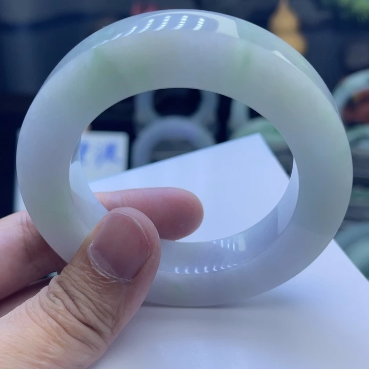 定制翡翠未镶嵌手镯