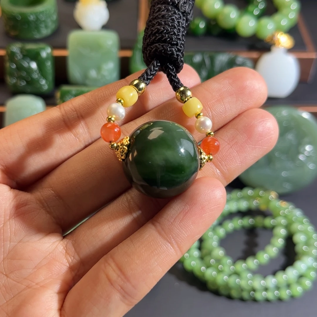 和田玉未镶嵌颈饰定制