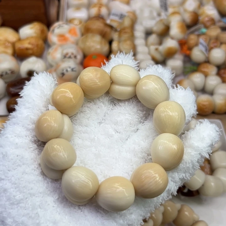 把件菩提根/象牙果69 象牙果原果雕刻溏心拉丝屁桃微瑕