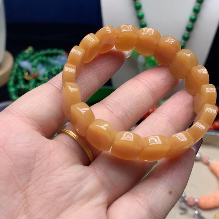 翡翠颈饰未镶嵌吊坠