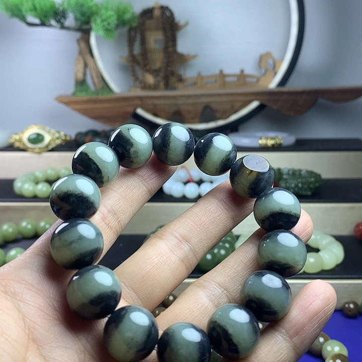 佛***生和田玉未镶嵌手串