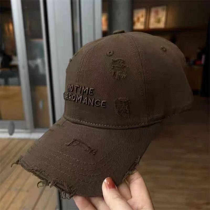 3D刺绣破洞鸭舌帽户外休闲情侣款棒球帽大脸显小加宽帽檐男款女士