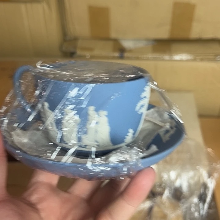 瓷器上分享一下图片中含有
