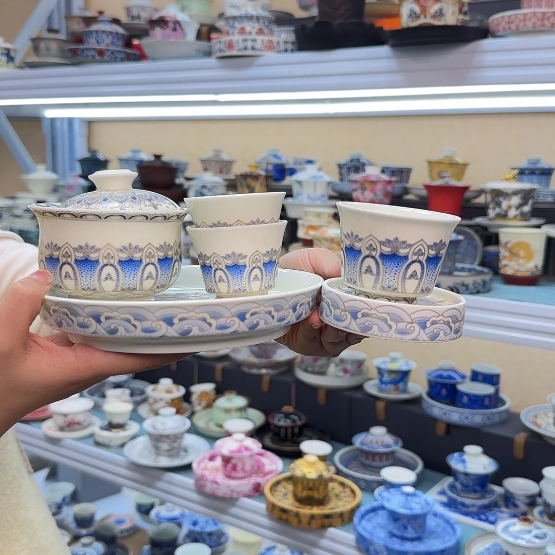 我们都在等着看看这些