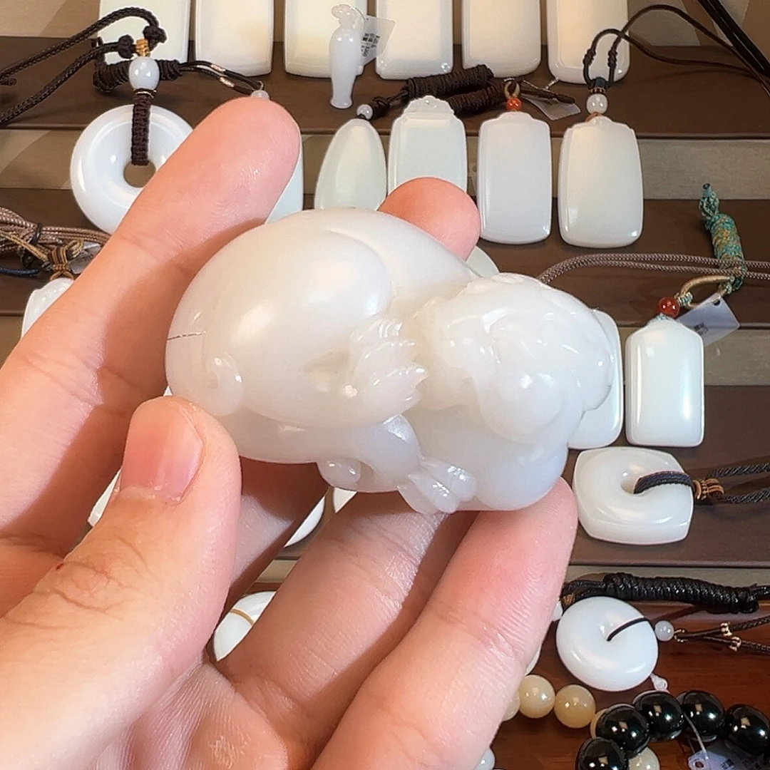 欢***喜和田玉（糖玉）未镶嵌颈饰