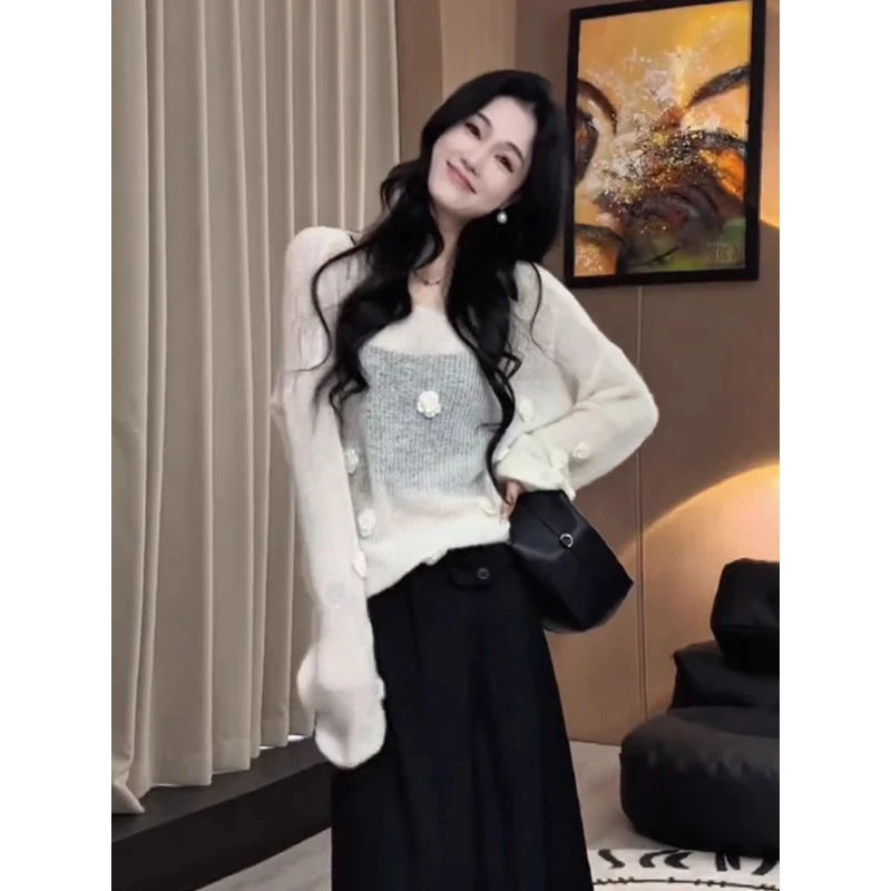2025年秋季法式气质优雅圆领针织衫宽松显瘦毛衣罩衫女长袖针织衫