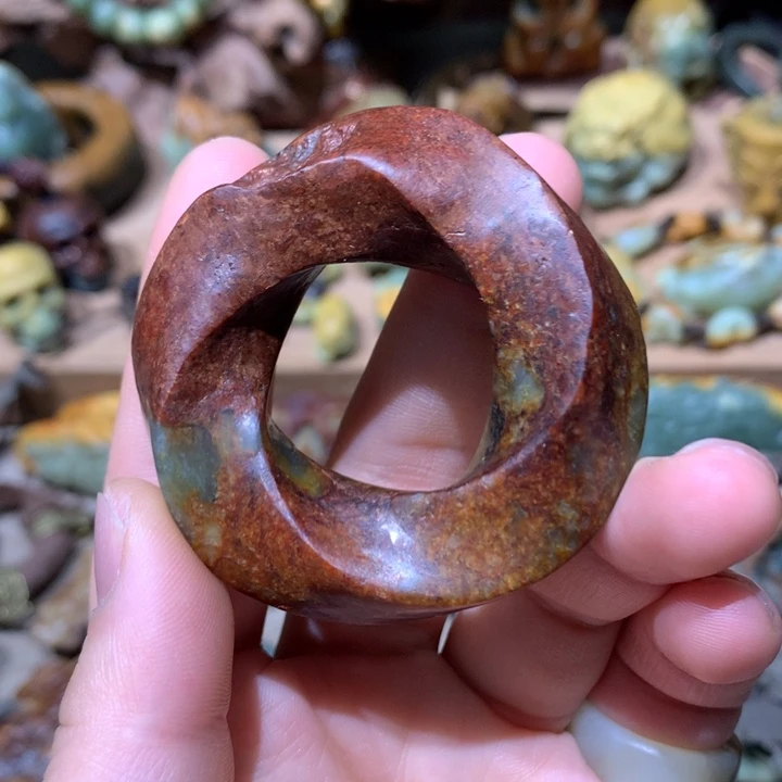 未镶嵌岫岩河磨玉（透闪石质玉）挂件