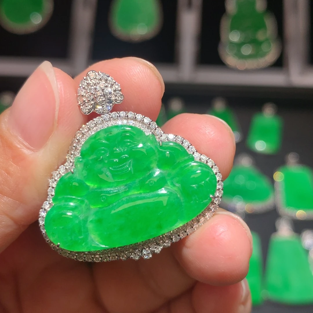 翡翠18K金镶嵌颈饰翡翠