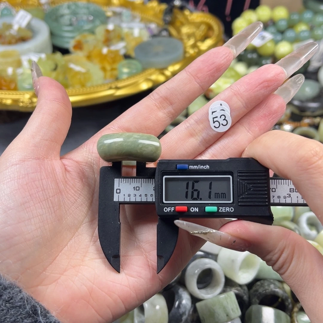 蛇纹石玉未镶嵌戒指