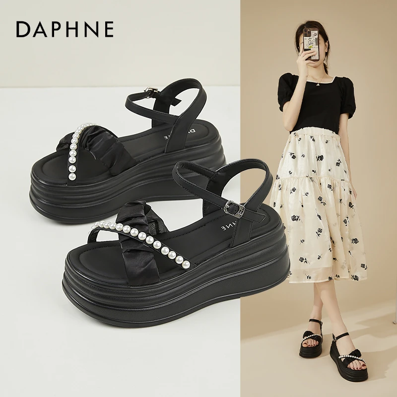 Daphne/达芙妮时尚凉鞋女夏季爆款珍珠交叉一字扣厚底休闲沙滩鞋