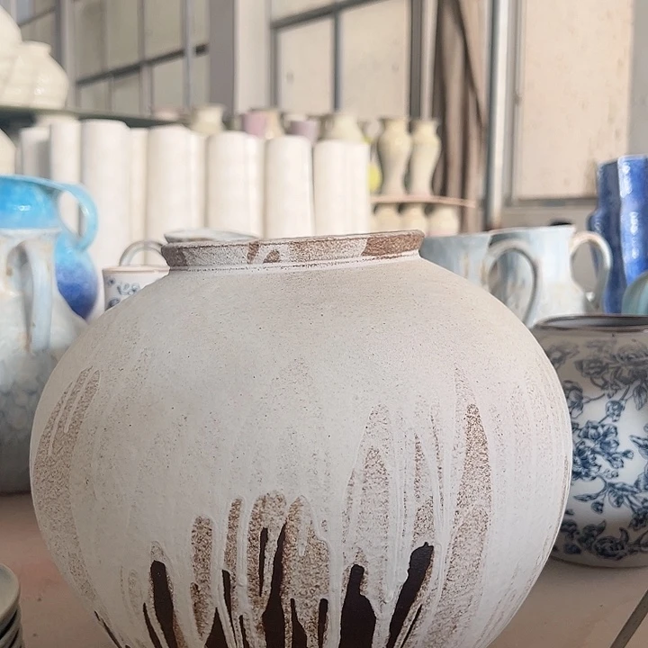 景德镇陶瓷花瓶工厂