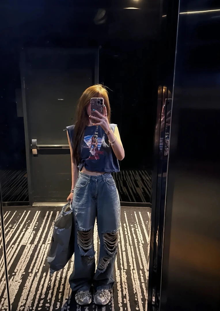 2025夏季新款时尚百搭卡通人物印花无袖T恤女美式辣妹破洞牛仔裤