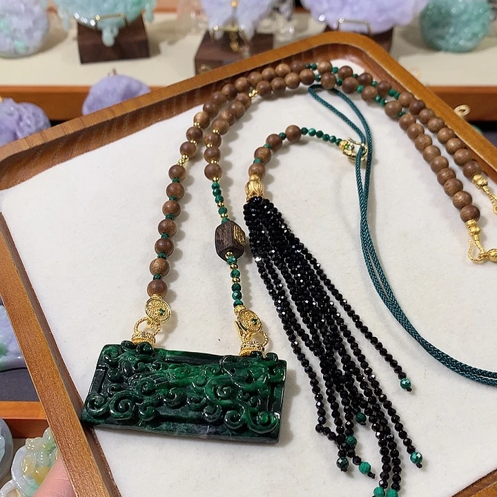 翡翠未镶嵌颈饰翡翠吊坠