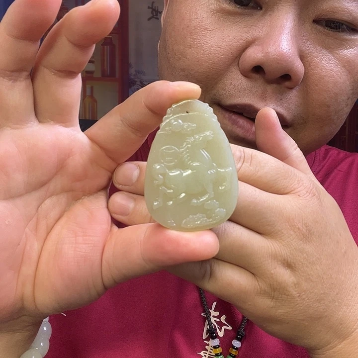 颈饰未镶嵌和田玉马上有钱