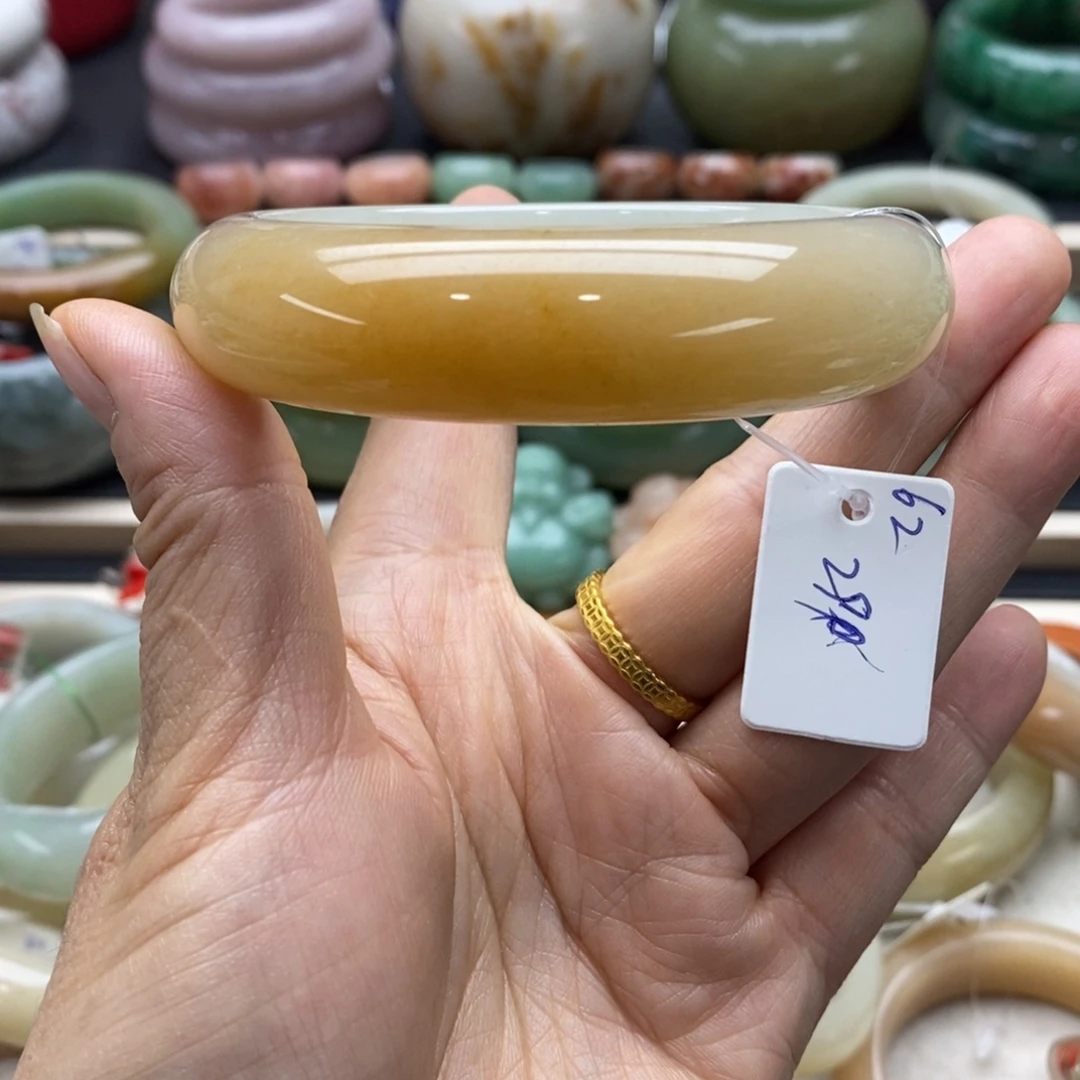 石英岩玉未镶嵌手镯