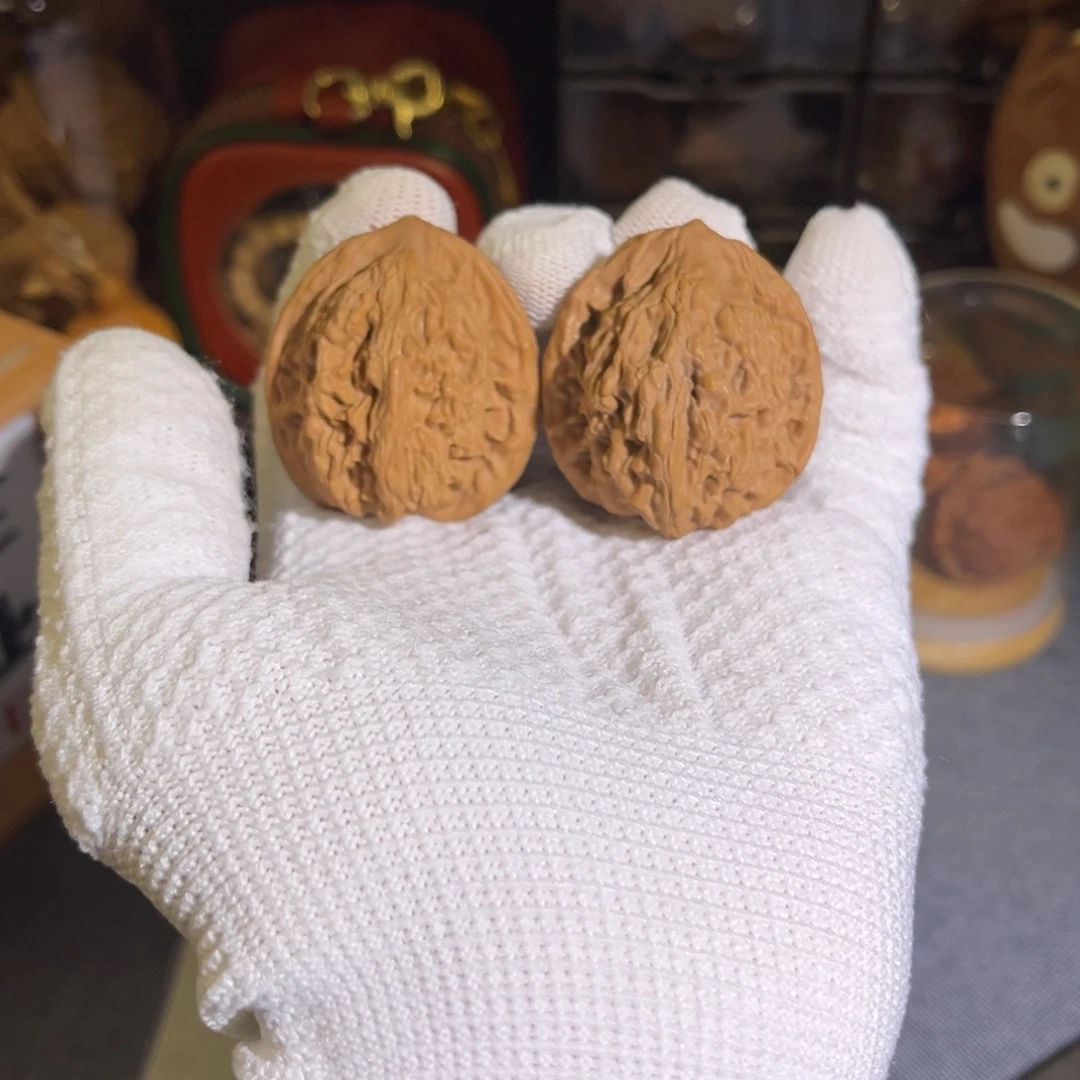 文玩核桃吊坠虎头