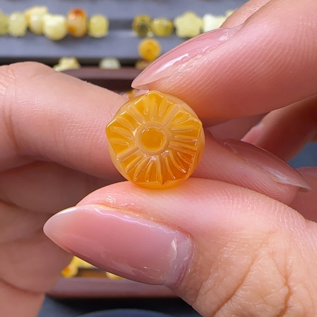 琥珀未镶嵌珠宝奇石小***悄