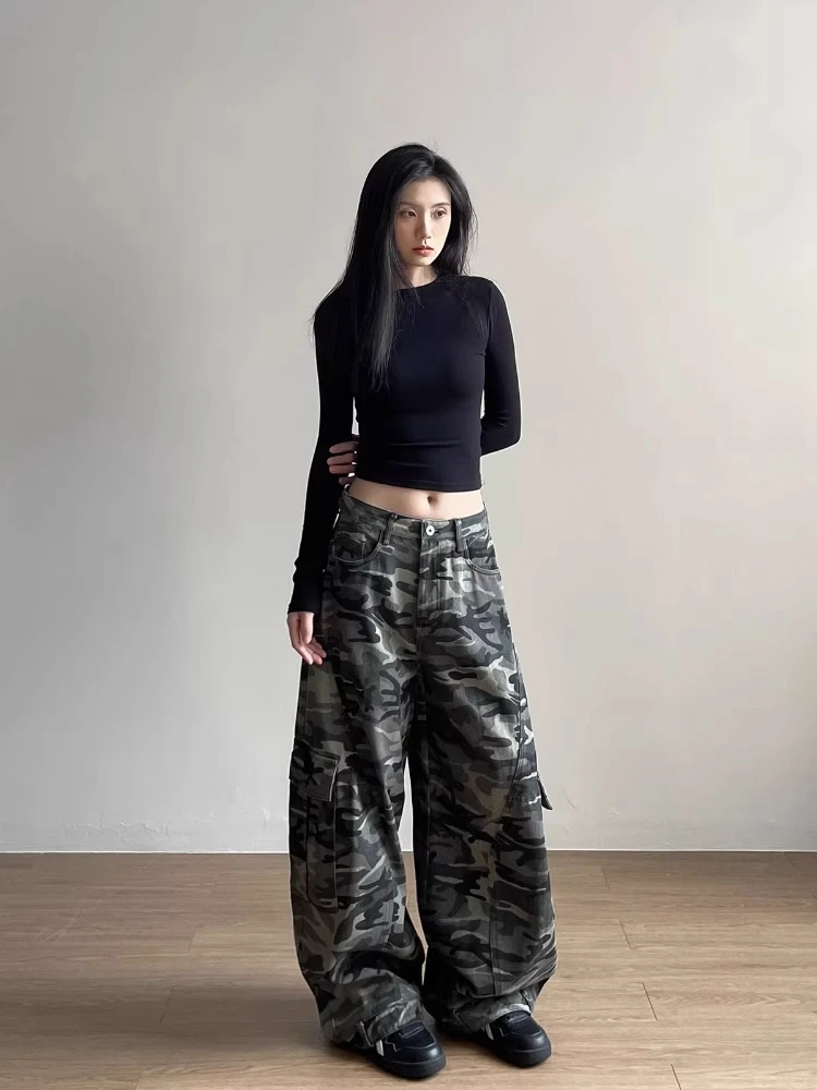 胖MM美式迷彩工装阔腿裤男女春夏季2025宽松反腰头弯刀牛仔裤子