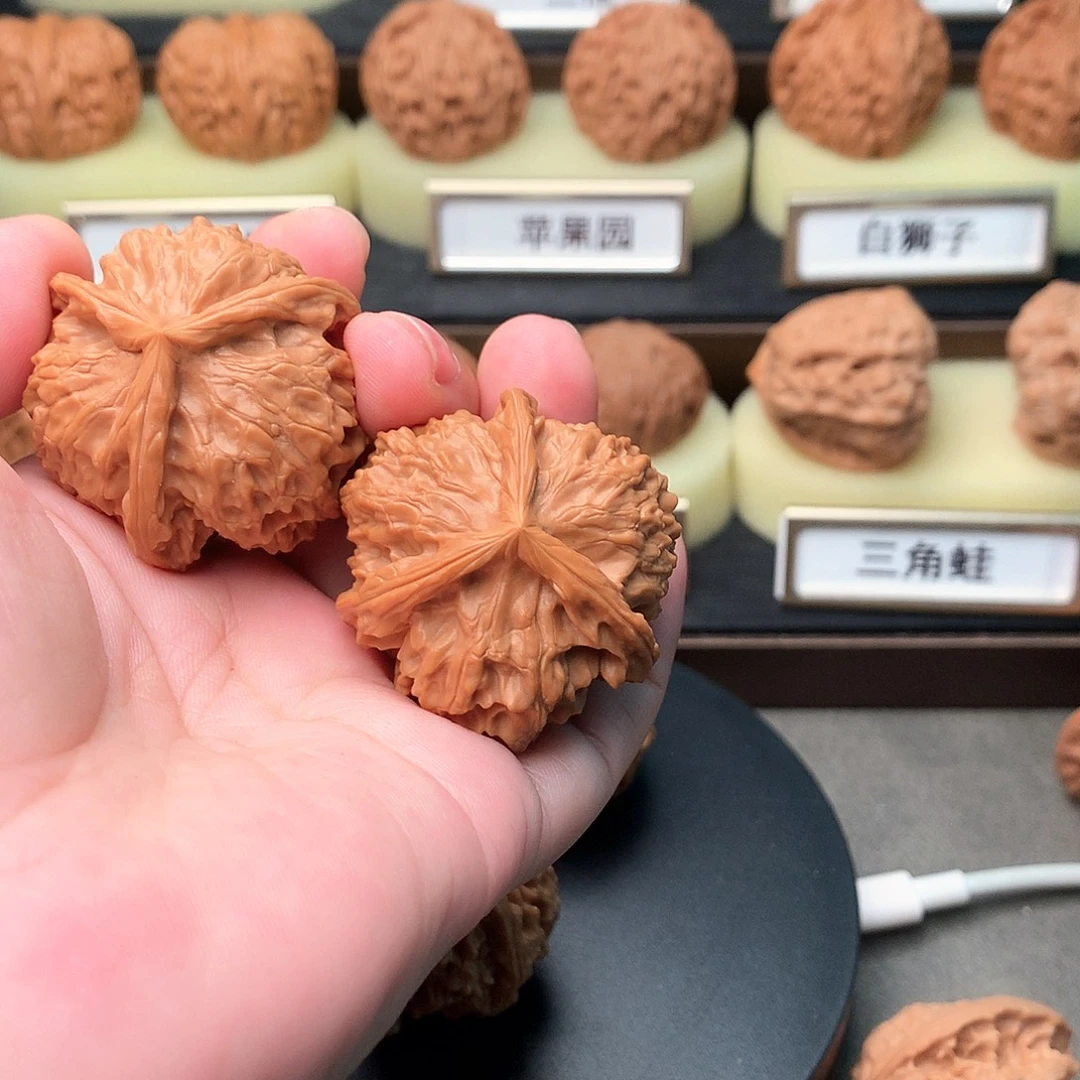 知***足吊坠文玩核桃378号三棱