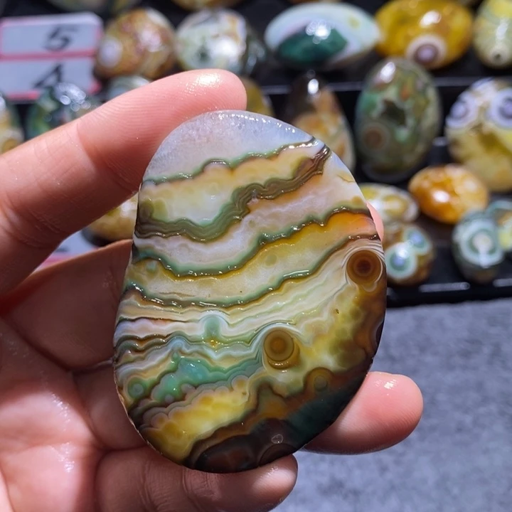 玛瑙/玉髓未镶嵌珠宝奇石68