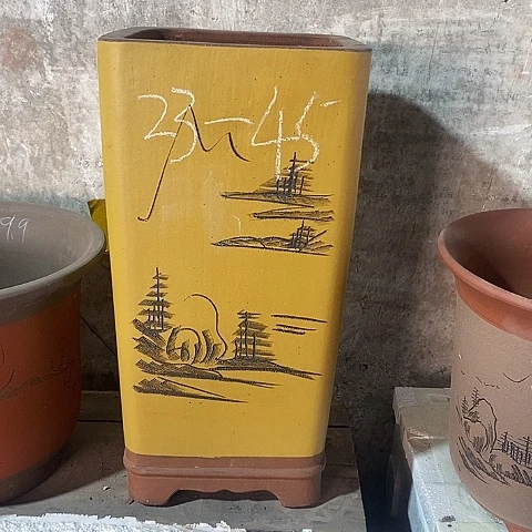 紫砂中国宜兴紫砂花盆，