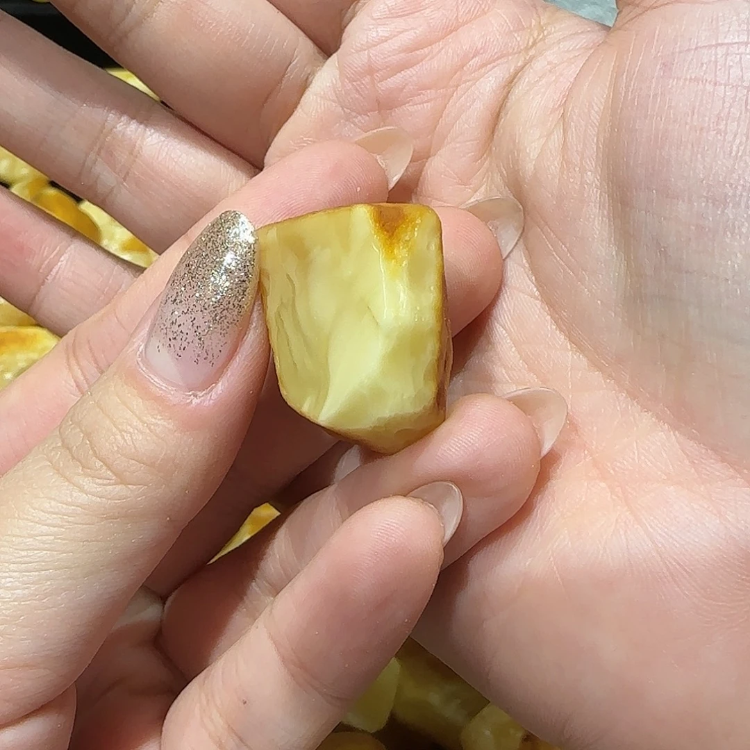 黑***◤定制琥珀未镶嵌蜜蜡