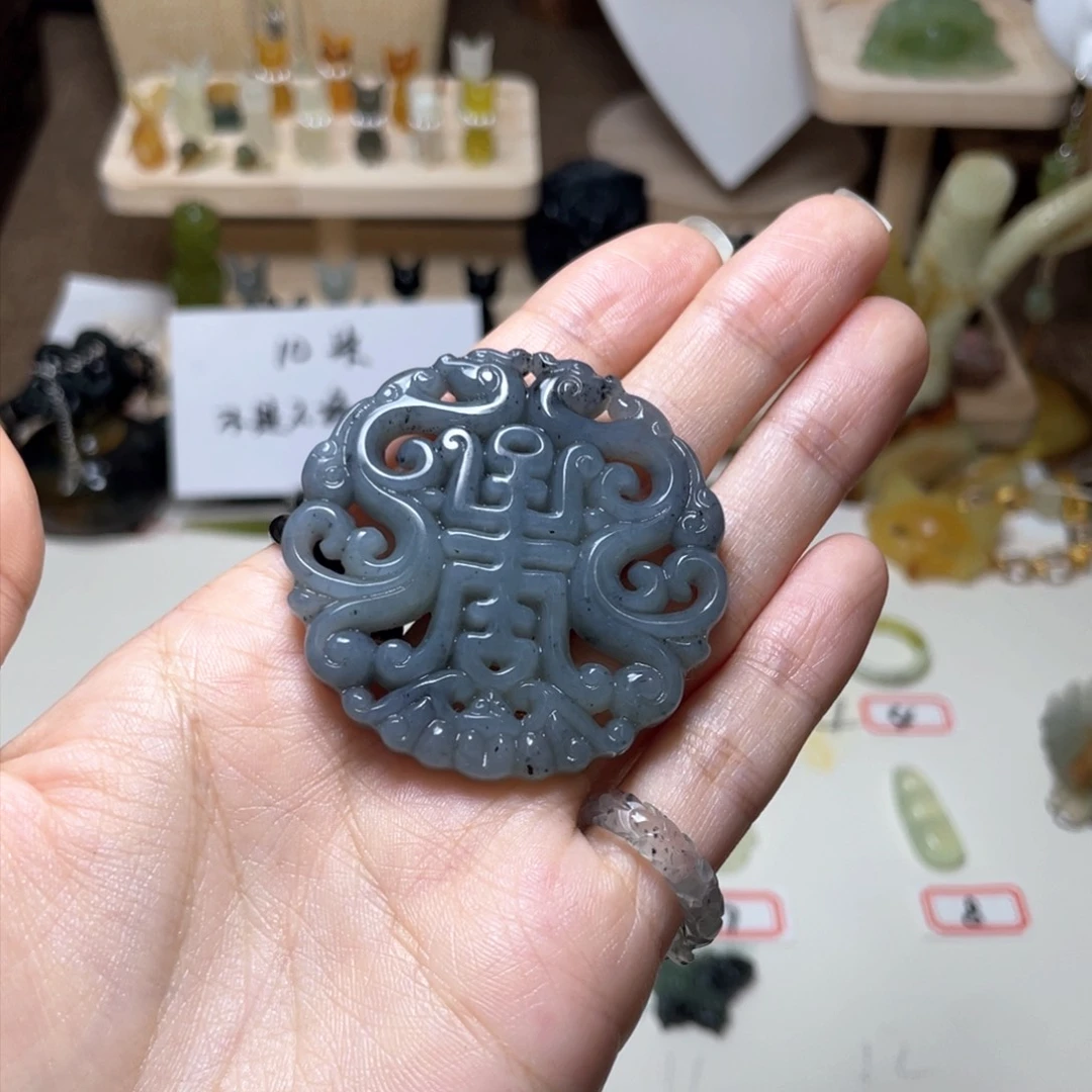 蛇纹石玉颈饰未镶嵌一**芙