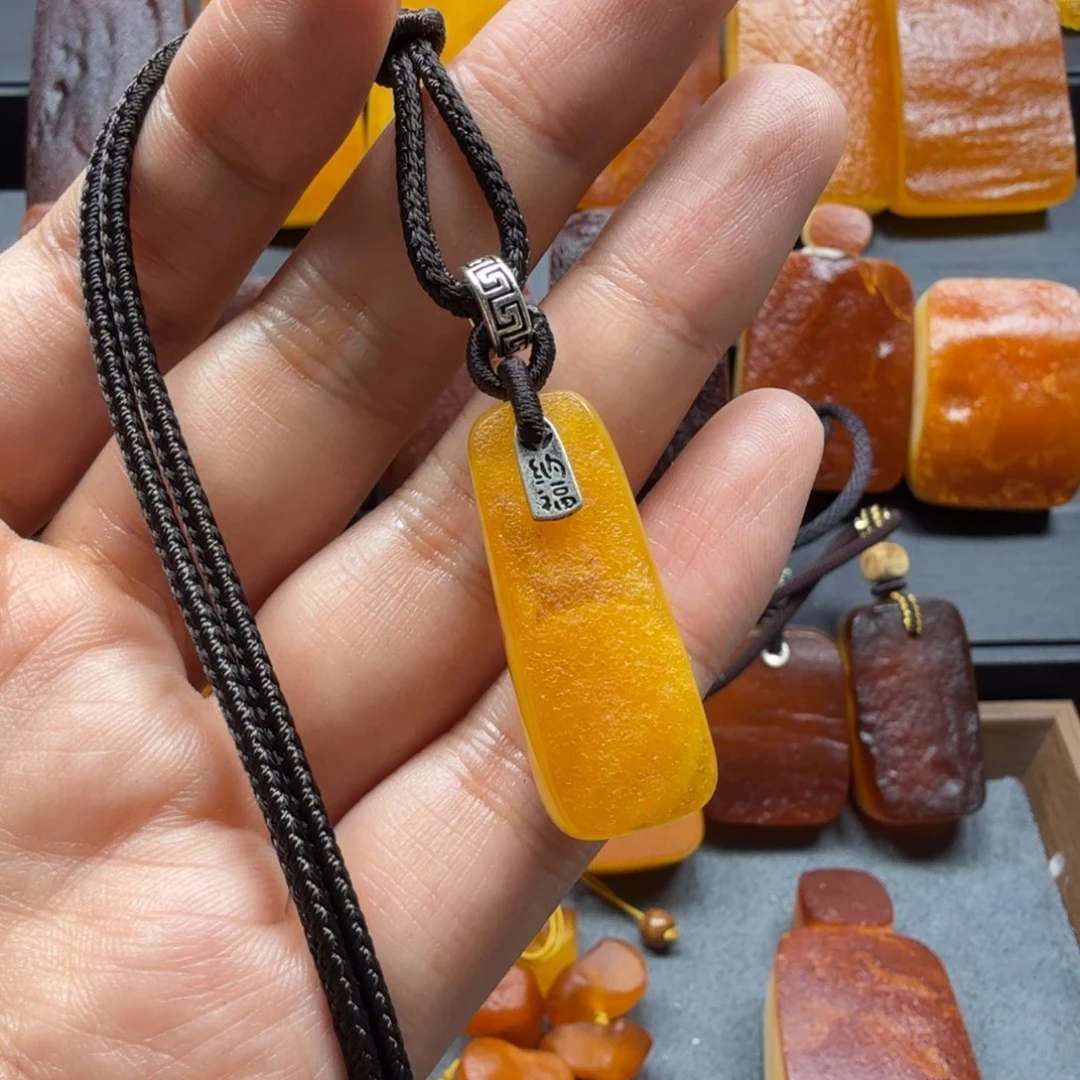 未镶嵌吊坠(赠链)琥珀