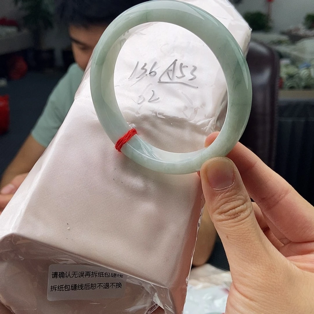 翡翠手镯未镶嵌拍一发一