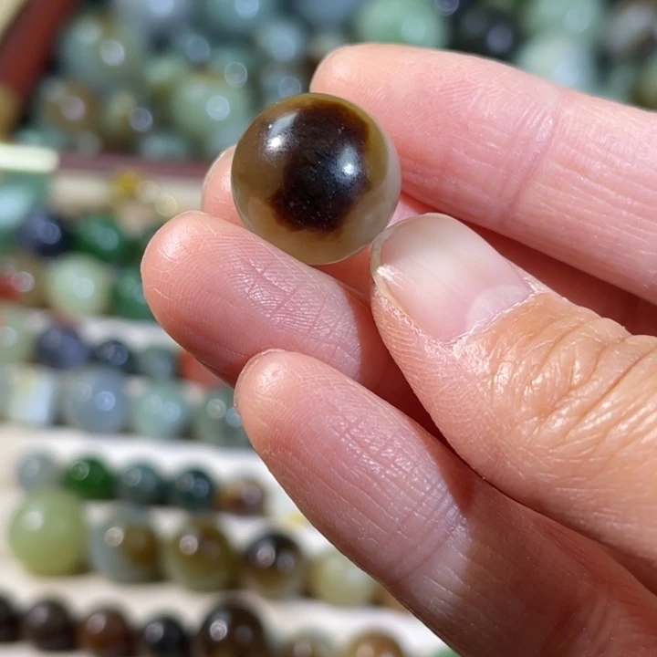 和田玉（糖玉）未镶嵌珠宝半成品16