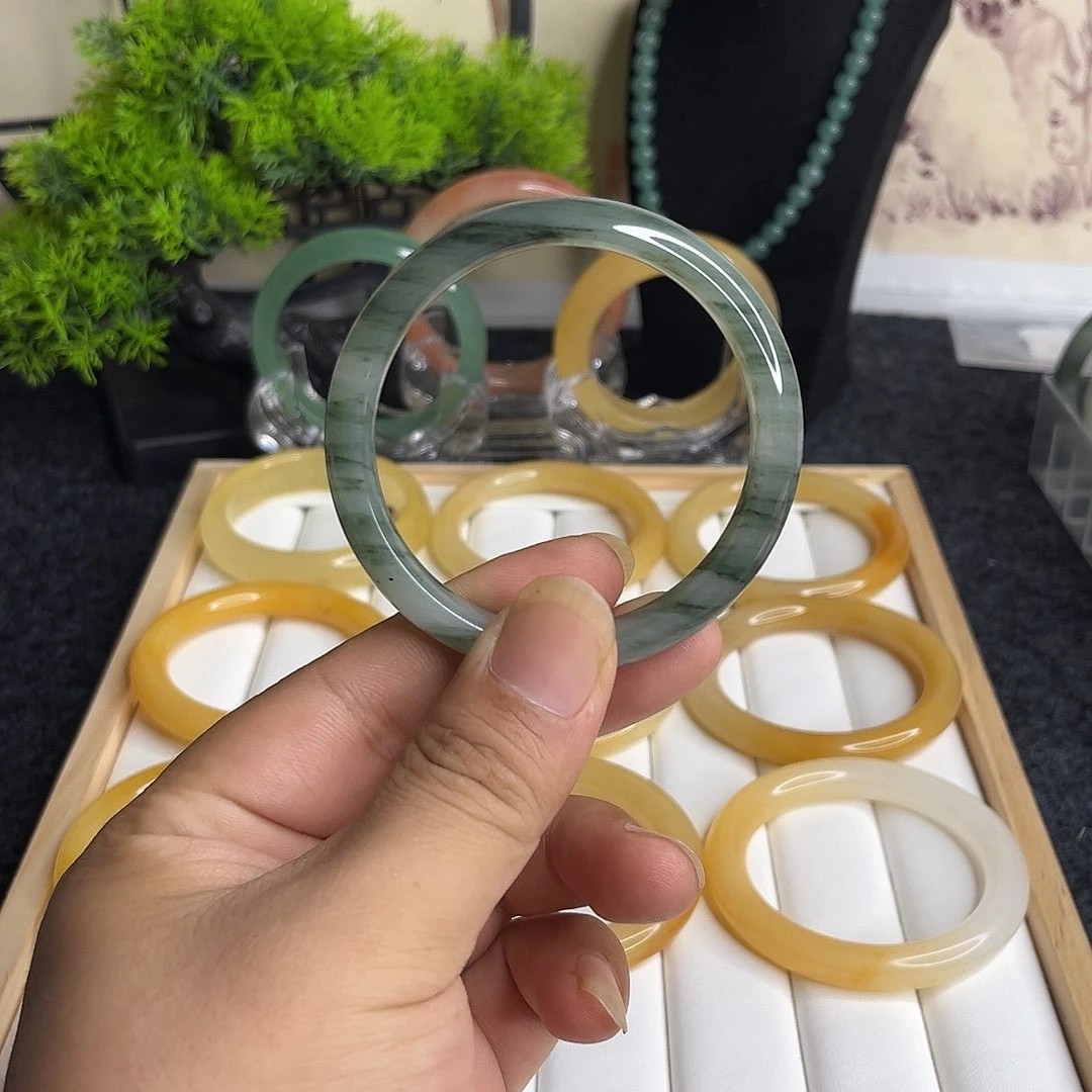 未镶嵌手镯石英质玉23