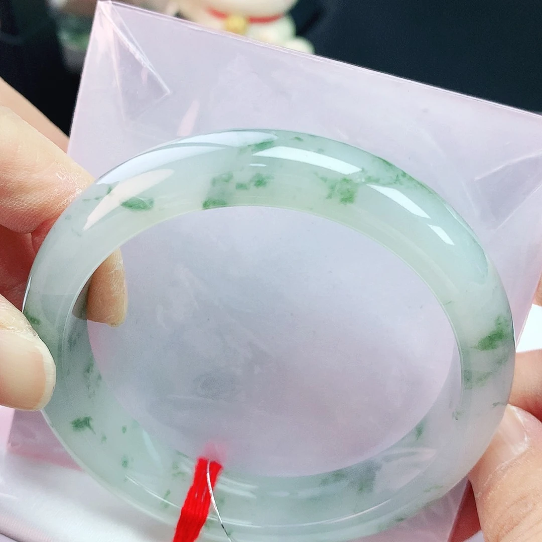 翡翠手镯未镶嵌57圈