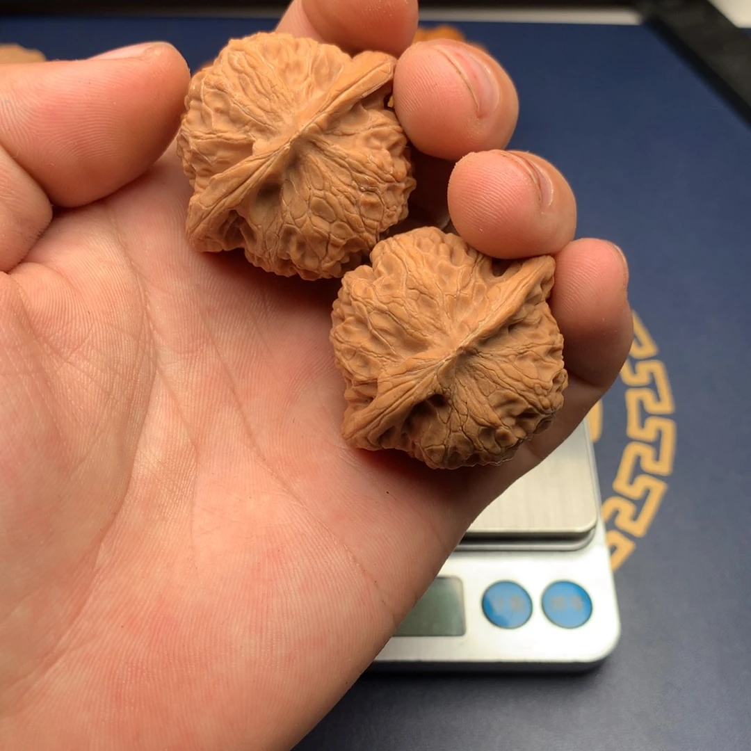 文玩核桃把件宫灯