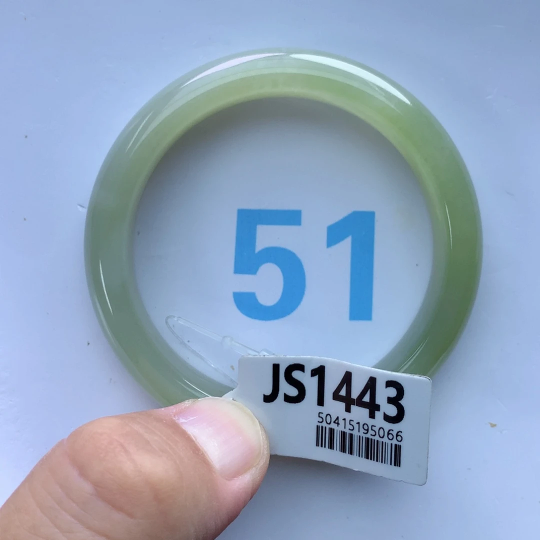 和田玉手镯未镶嵌玉***人