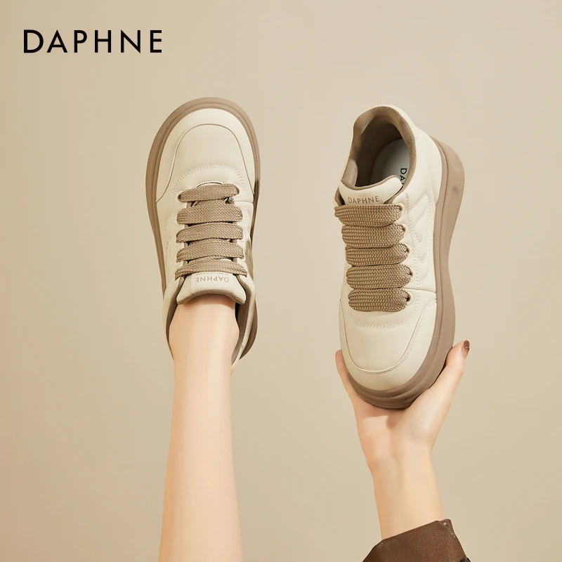 达芙妮时尚德训鞋女2025年春季新款厚底休闲面包鞋松糕底高帮板鞋