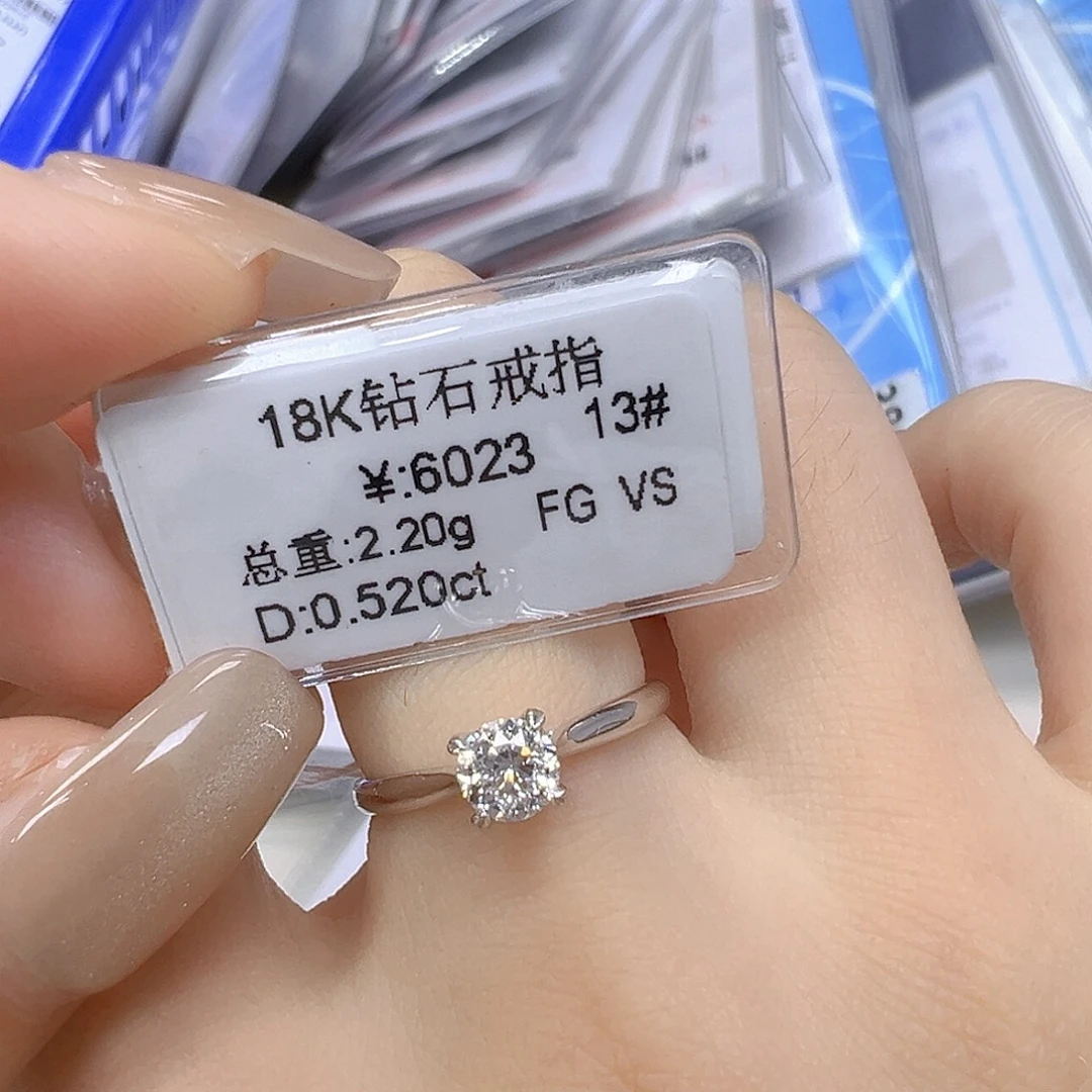 s***18K金镶嵌戒指/指环钻石