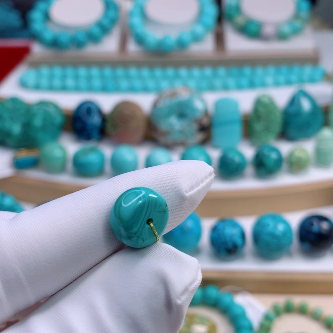 未镶嵌绿松石颈饰