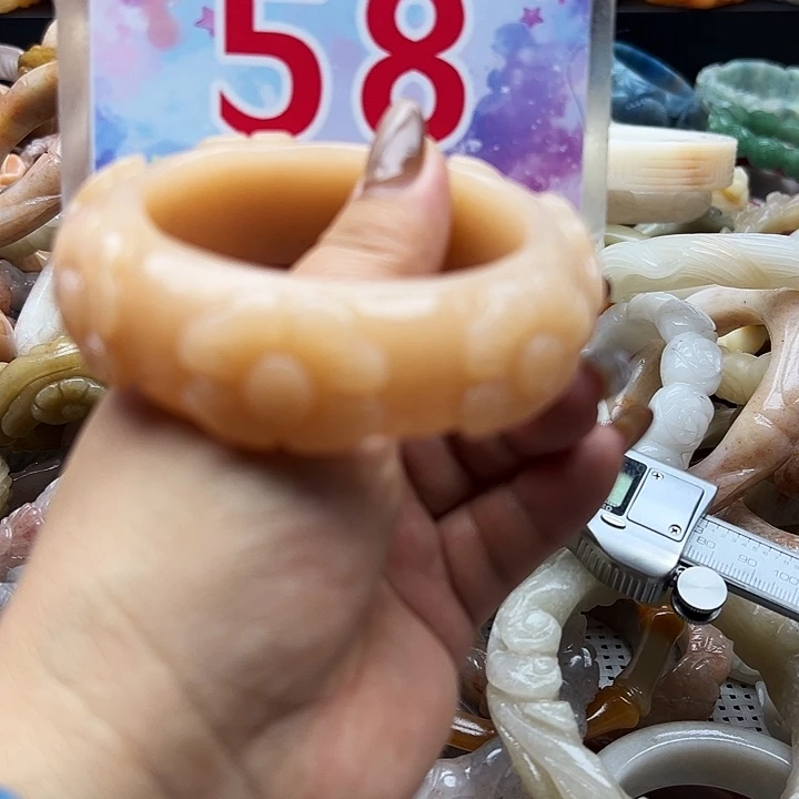 未镶嵌手镯石英岩玉