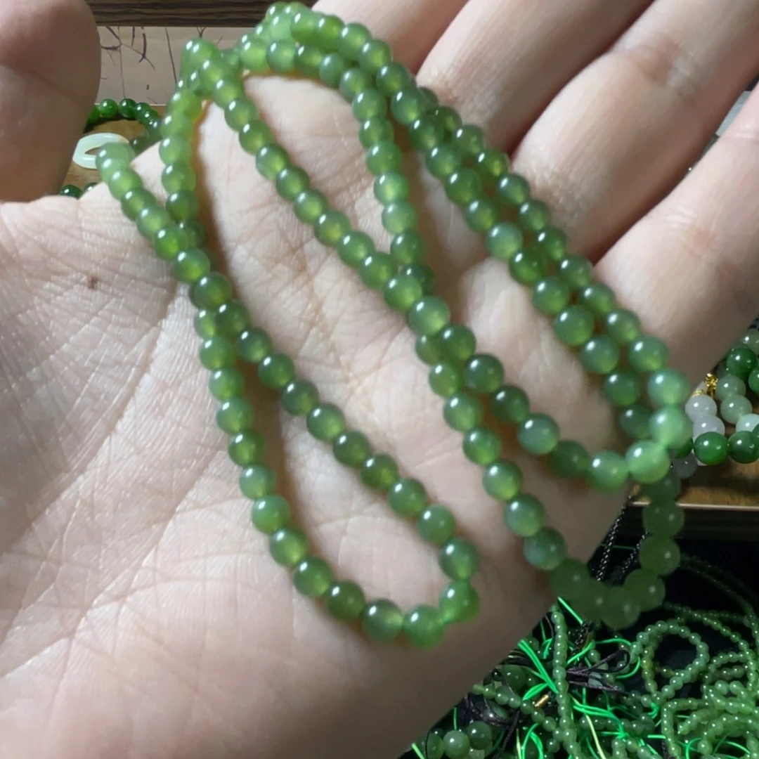 手串未镶嵌和田玉大*。