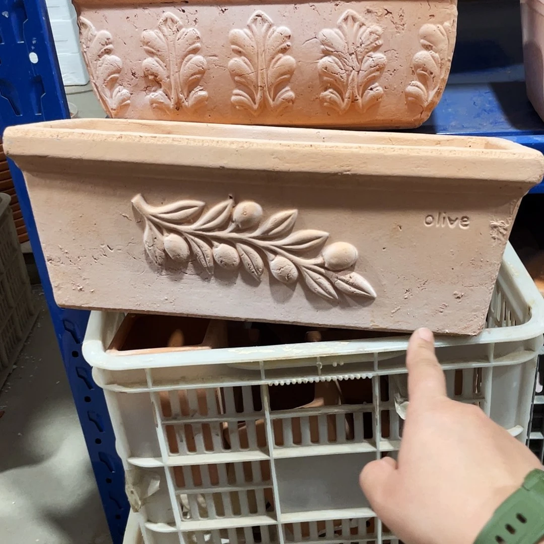 长42×20×17   内长39   粗陶手工花盆一个