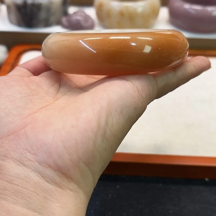 石英岩玉未镶嵌手镯