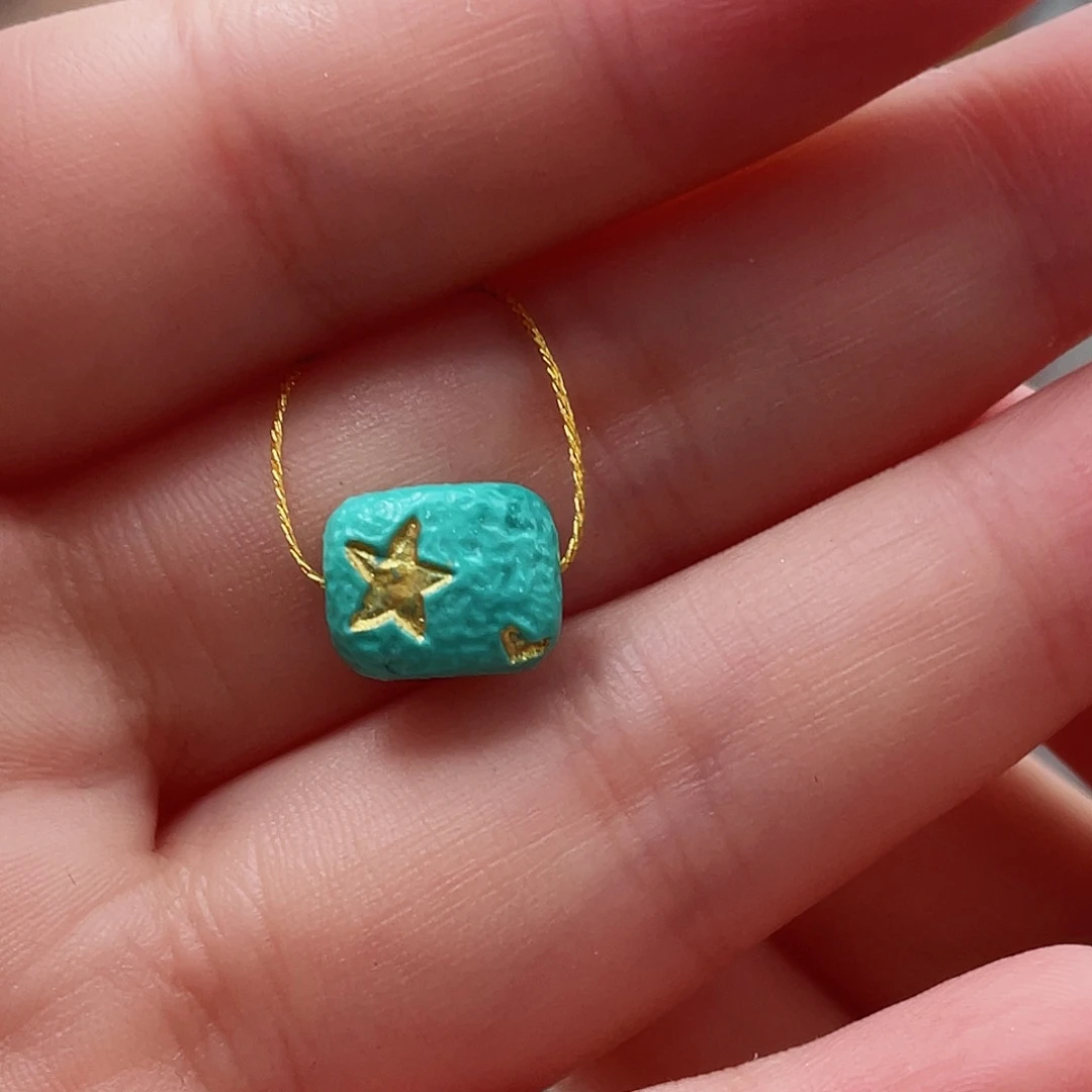 绿松石颈饰未镶嵌