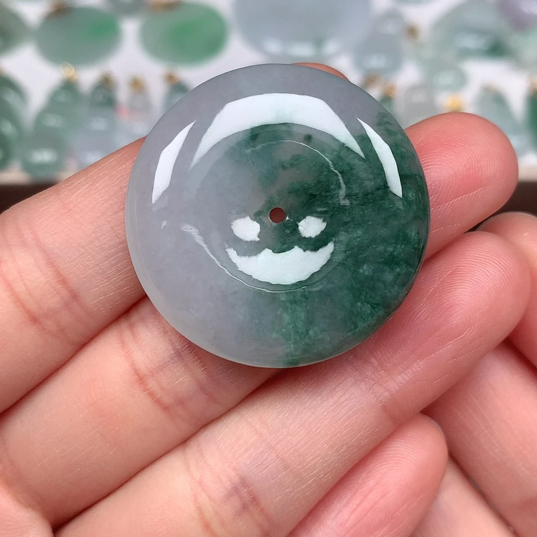 翡翠颈饰未镶嵌平安扣A