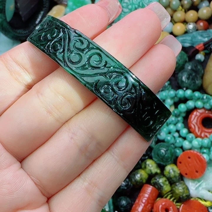 翡翠未镶嵌颈饰天然A货42