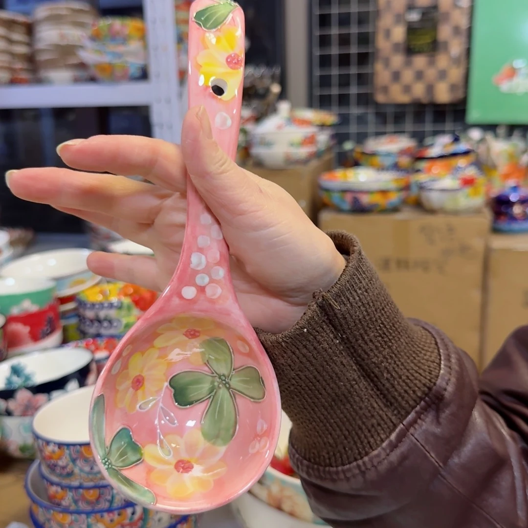 瓷片粉色大汤勺一只