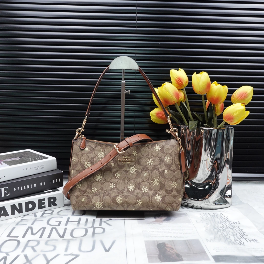 95新 COACH/蔻驰 单肩包/T10242660