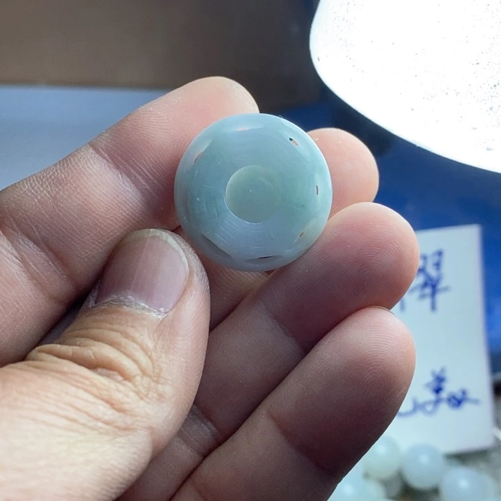 翡翠颈饰未镶嵌好